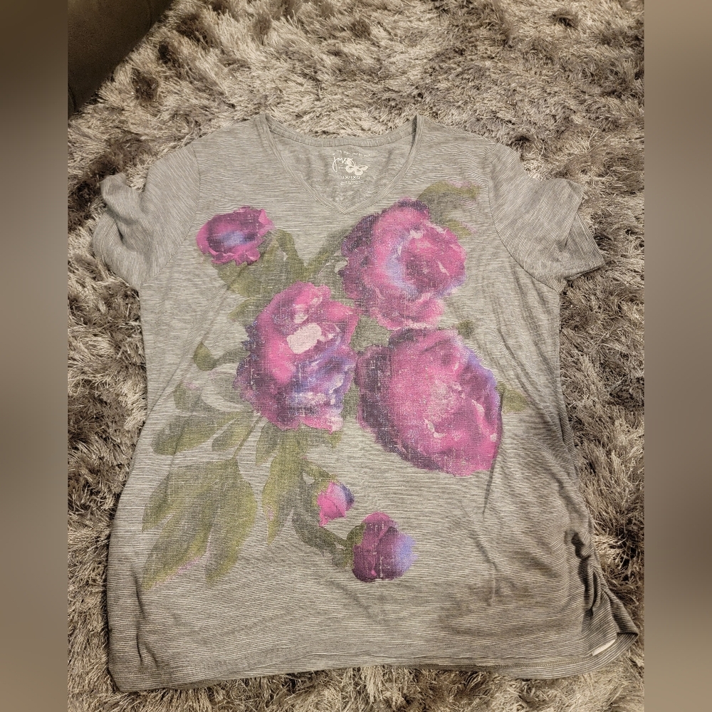 Womens floral tee